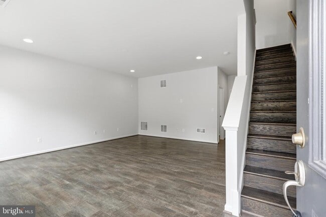 Building Photo - 9190 Snowden Ashford Rd