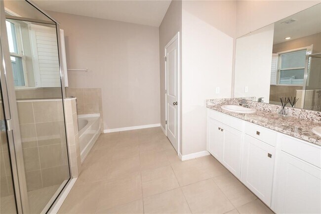 Building Photo - 16619 Mooner Plank Cir