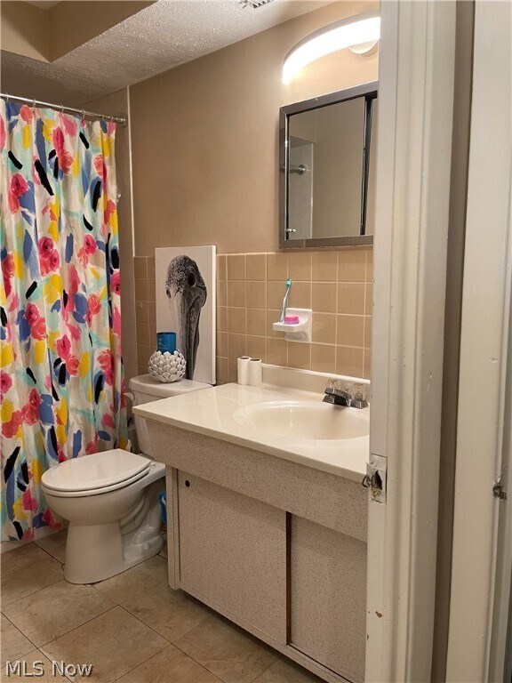 Building Photo - 22071 River Oaks Dr