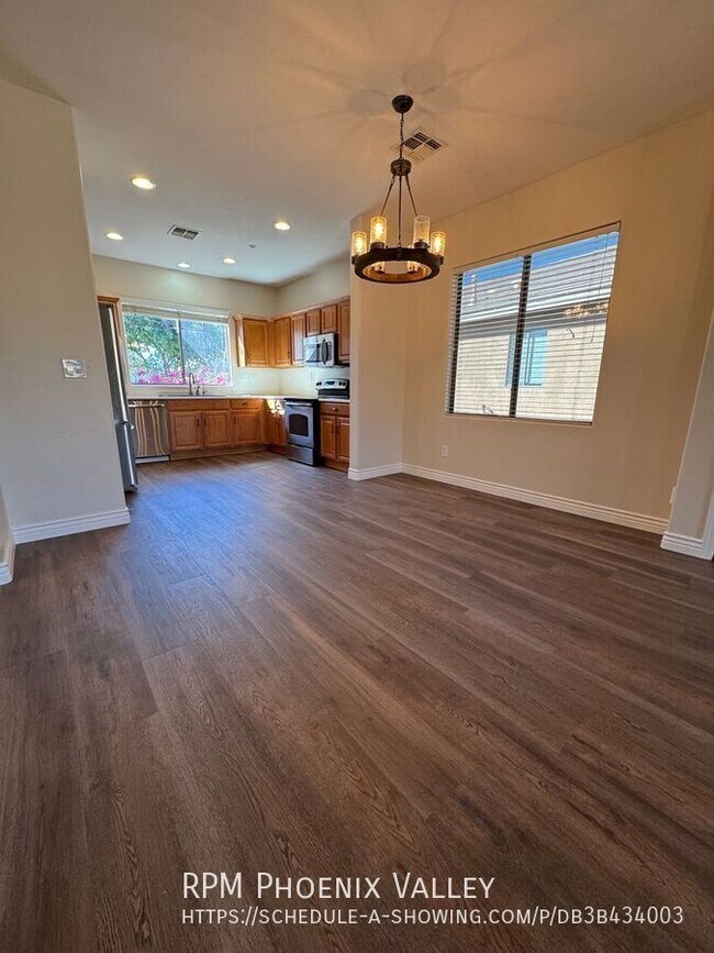 Building Photo - 1742 W Owens Way