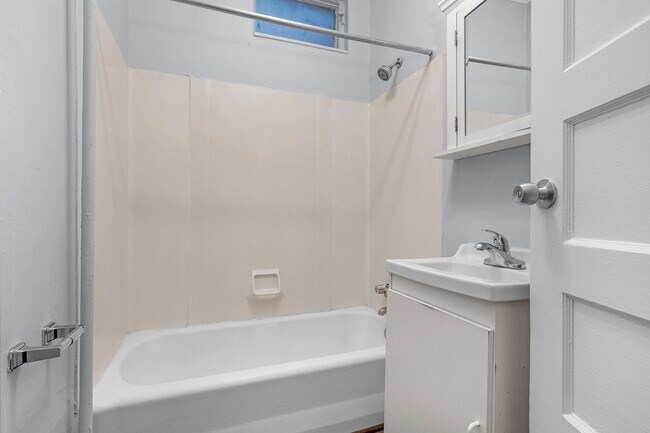 Building Photo - 3114 N Calvert St