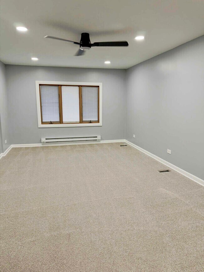 Building Photo - 1310 Somerset Ln