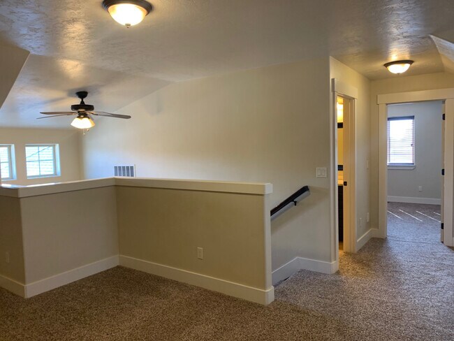 Building Photo - 5815 N SAGUARO HILLS P