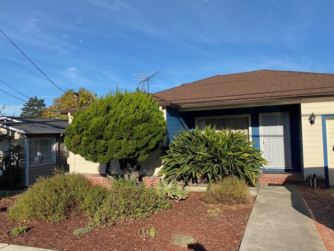 Primary Photo - 7137 Portrero Avenue