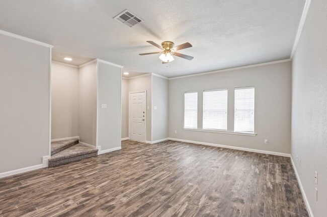 Building Photo - 3 Bedroom 3 Bath gated community in Baylor Bubble