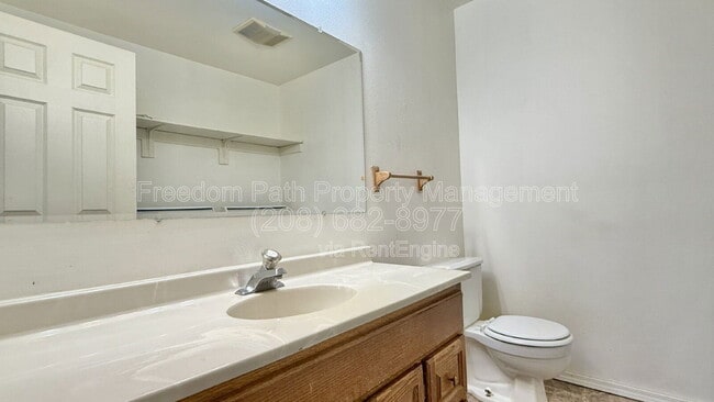 Building Photo - 801 N Brigger St