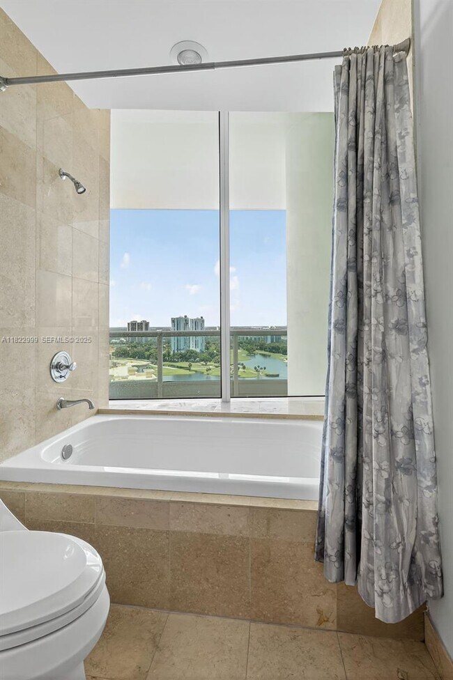 Building Photo - 20155 NE 38th Ct