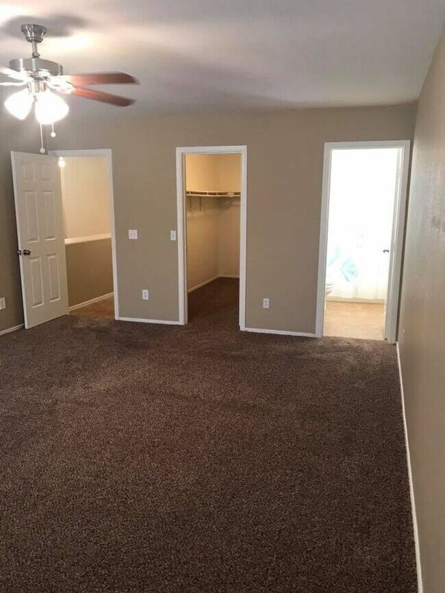 Building Photo - 3-bedroom, 2-bath on oversized lot