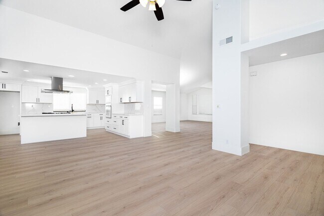 Building Photo - 11859 S Carson Way