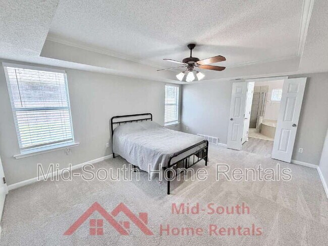 Building Photo - 11236 Wolf Woods Dr