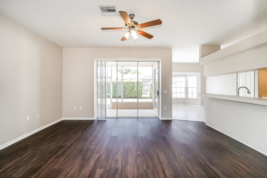 Building Photo - 8712 Cypress Lakes Blvd