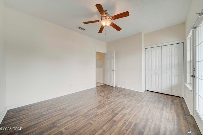 Building Photo - 2608 Laurel Dr