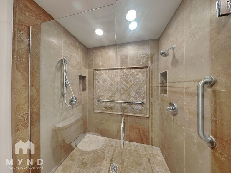 Building Photo - 318 Playa Blanca
