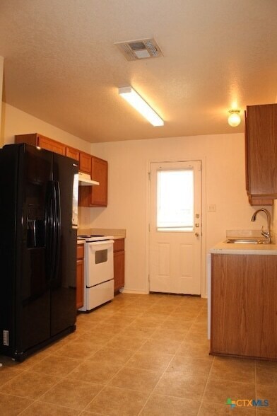 Building Photo - 5402 Lauren Lea Dr