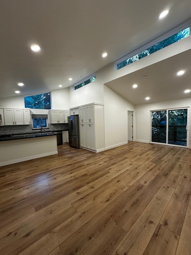 Primary Photo - 206 Sequoia Rd