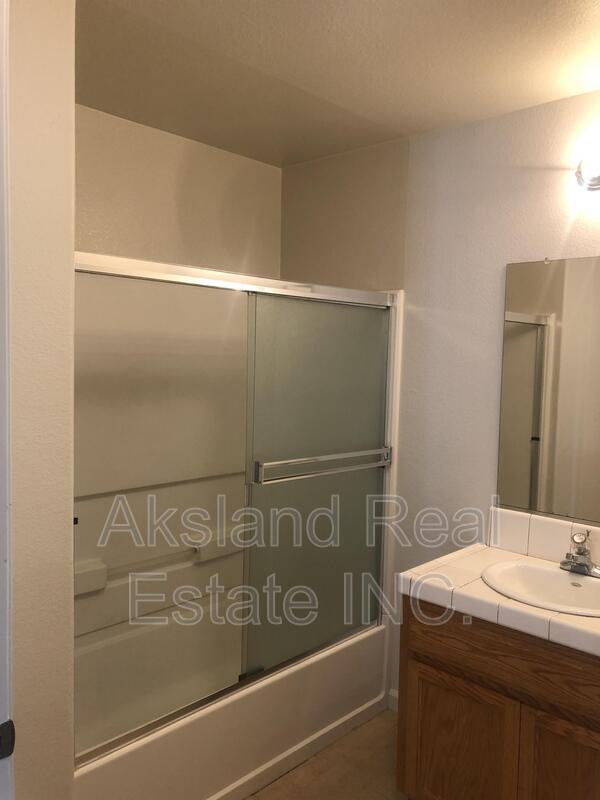 Building Photo - 417 N Walnut Ave