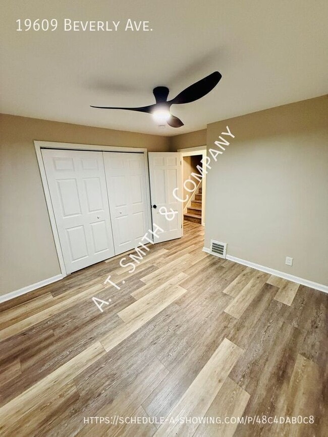 Building Photo - 19609 Beverly Ave