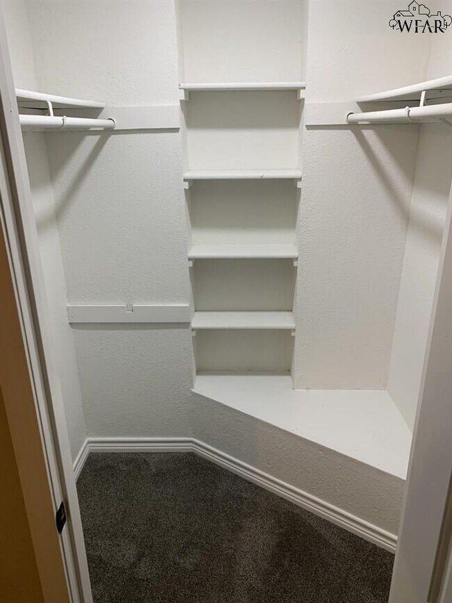 Building Photo - 4111 Stearns Ave