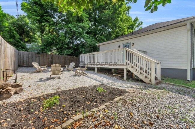 Building Photo - 44 4th Ave