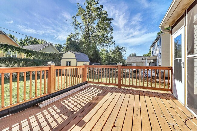 Building Photo - 2016 Brewton Dr