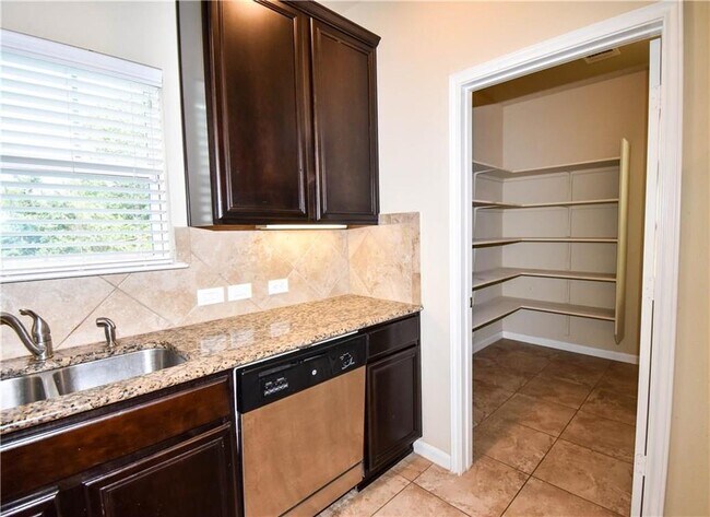 Building Photo - 8548 White Ibis Dr