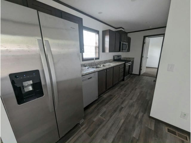 Building Photo - 133 Maple Dr