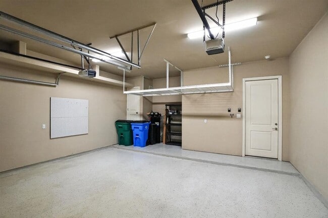 Building Photo - 104 Cartwheel Bend