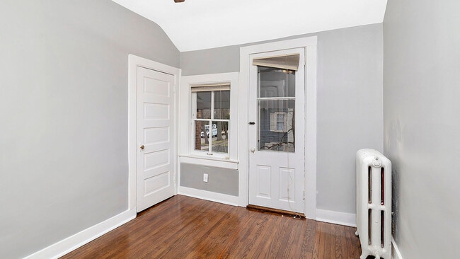 Building Photo - 346 E Prospect Ave