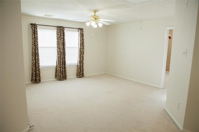 Building Photo - 3334 Worthington Dr