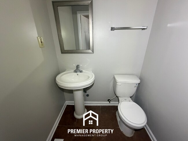 Building Photo - 7057 Catalpa Hill Cove