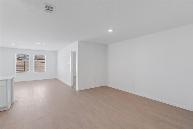 Building Photo - 28922 Rustic Windmill Wy