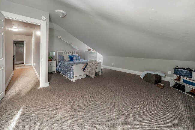 Building Photo - 2353 Sidney St