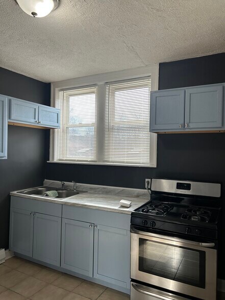 Building Photo - 2501 E 84th St