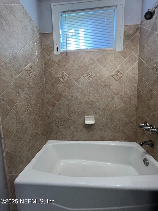 Building Photo - 2359 Oak St