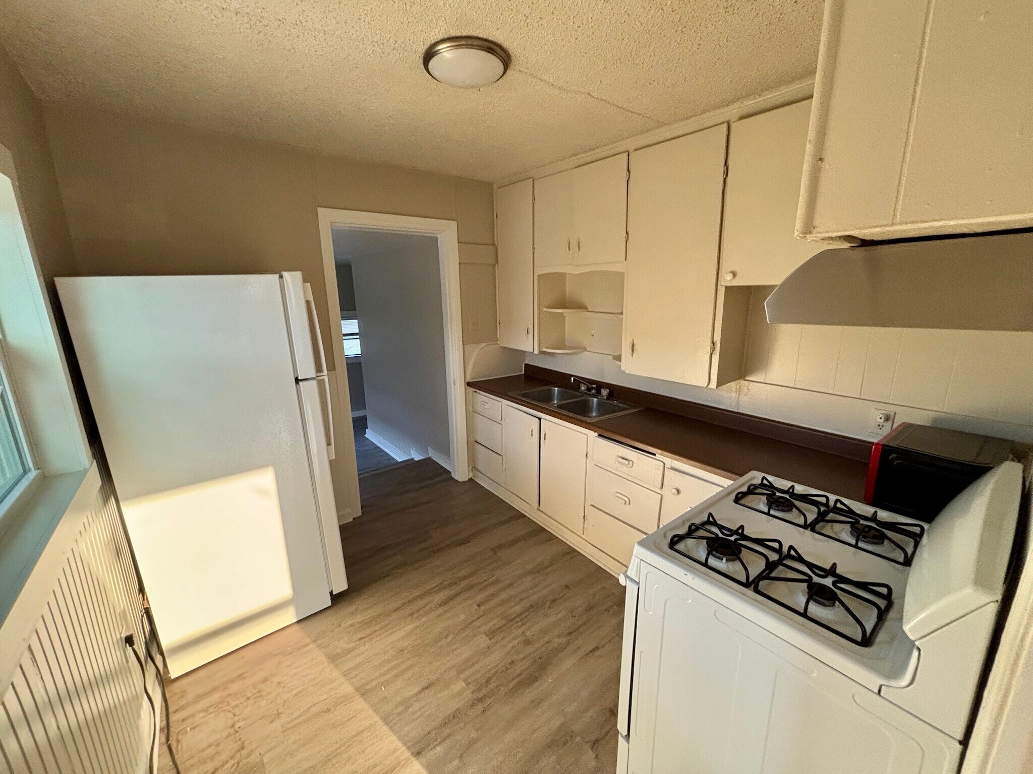 Kitchen - 315 Ritchey St
