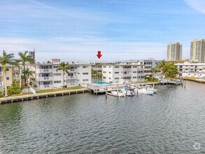 Building Photo - 462 Golden Isles Dr