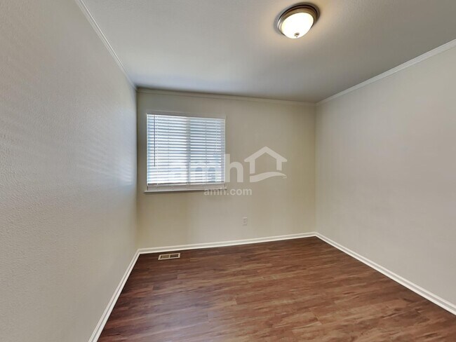 Building Photo - 4815 Talons Mark Dr