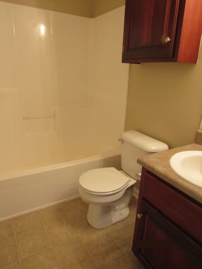 Building Photo - 127 Concord Ave