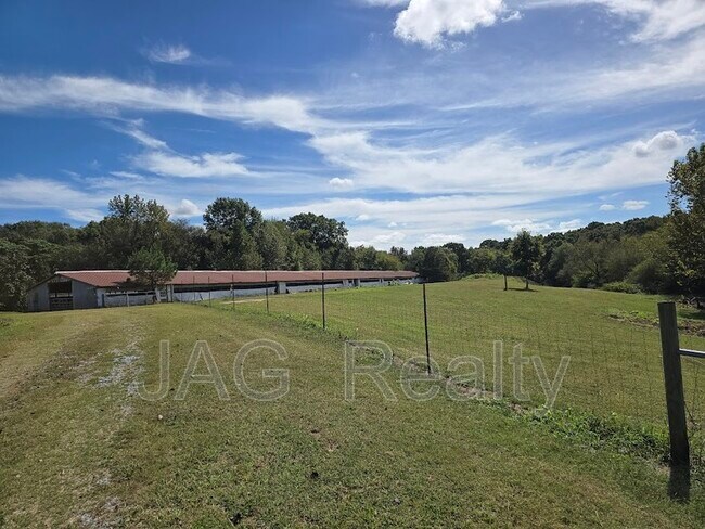 Building Photo - 3320 Griffin Cemetery Rd