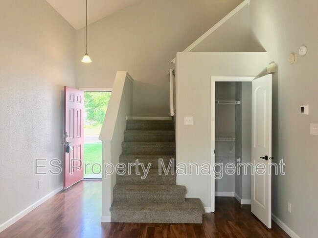 Building Photo - 4481 Redcliff N Ln