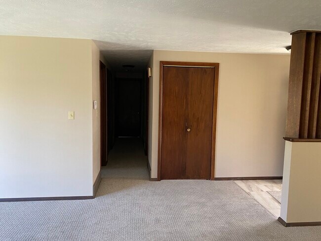 three beds on main level - 2401 Dotsero Ave