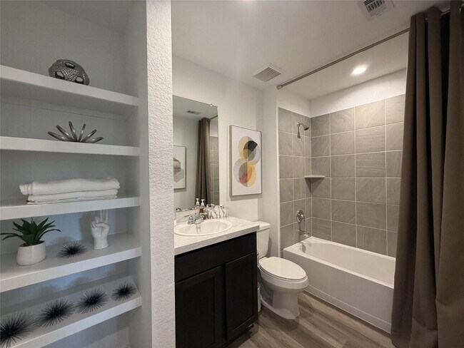 Building Photo - 16959 Sangiovese Dr