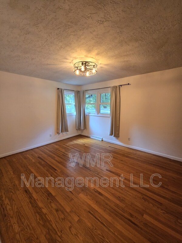 Building Photo - 1509 Wiltshire Rd