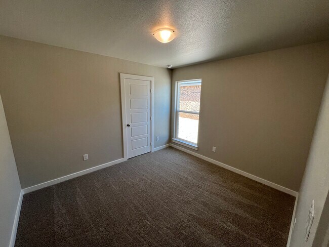 Building Photo - 1207 Bajada St.