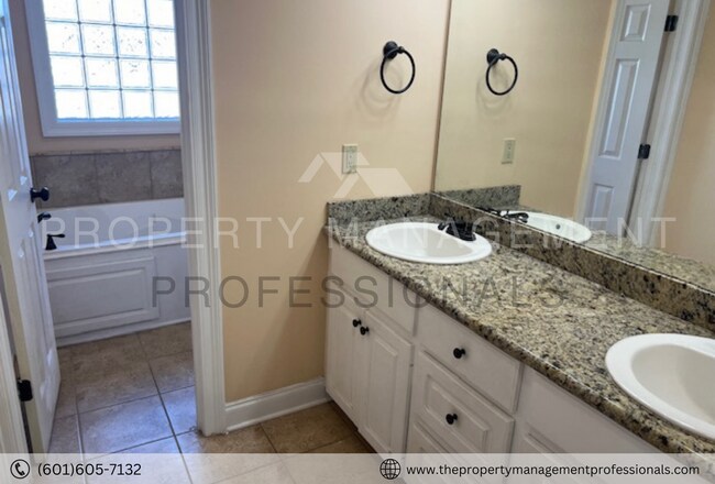 Building Photo - Charming 3BR/2BA Brick Home in Wellington ...