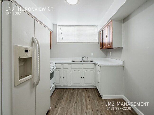 Building Photo - 149 Huronview Ct