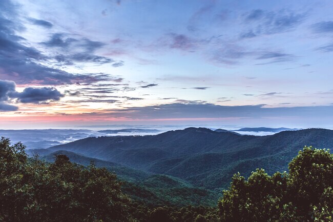 Sunset View - Rock Cliff Apartments