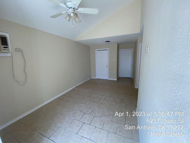 Building Photo - Stylish and Spacious 4-Bedroom Home PLUS C...