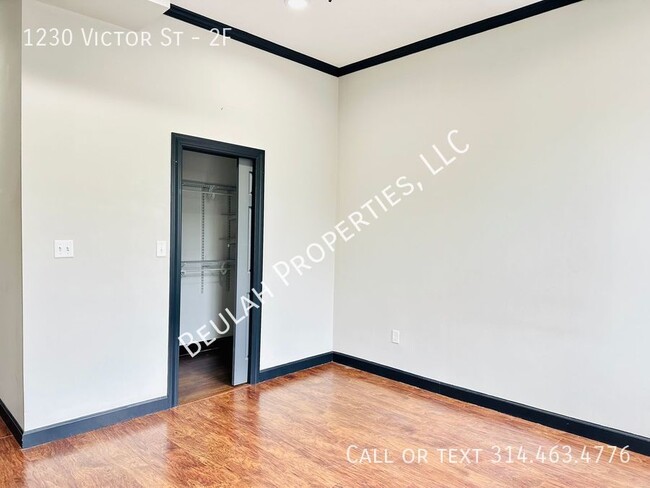 Building Photo - Newly Renovated 2BD/2BA in Walkable Soulard