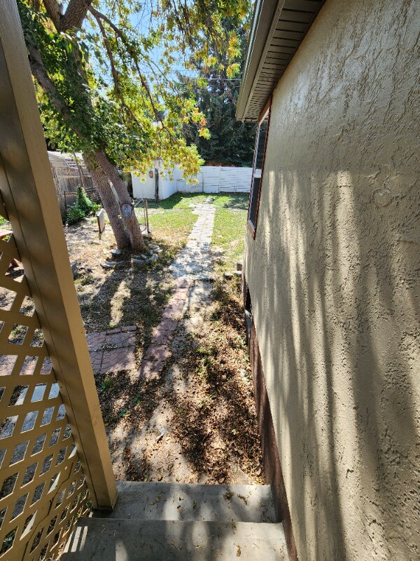 Building Photo - 1227 Hauser Blvd